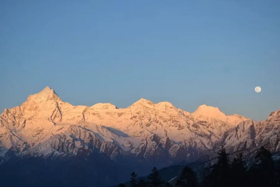 Pangarchulla Peak Trek